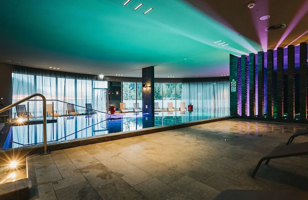 Peaks Place Apartments & Spa-1